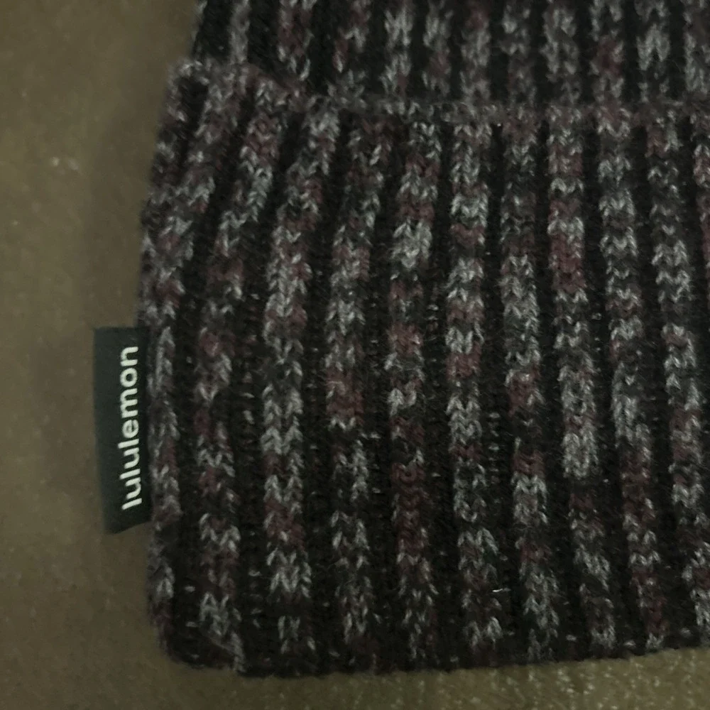 Lululemon Textured Fleece Lined Knit Pom Pom Beanie Cassis/Black